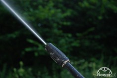 Zbyt silny strumień wodny z myjki ciśnieniowej