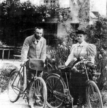 Maria Skłodowska-Curie wraz z mężem, Piotrem, nawet na podróż poślubną wybrali się na rowerach